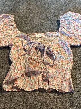 Aeropostale Pink Floral Puff-Sleeve Crop Top